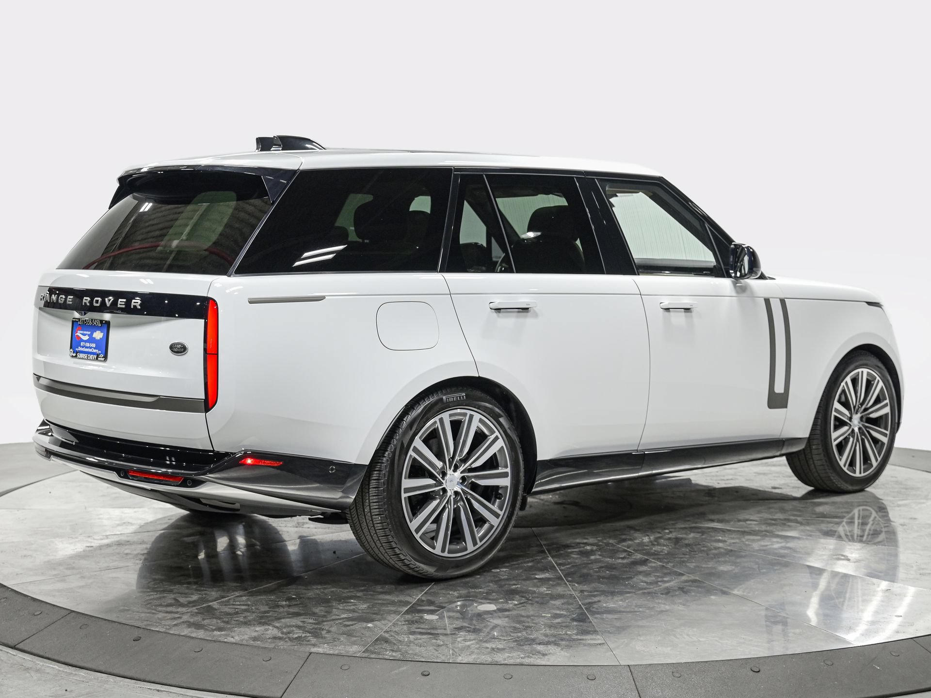 Used 2023 Land Rover Range Rover SE AWD/4WD image 7