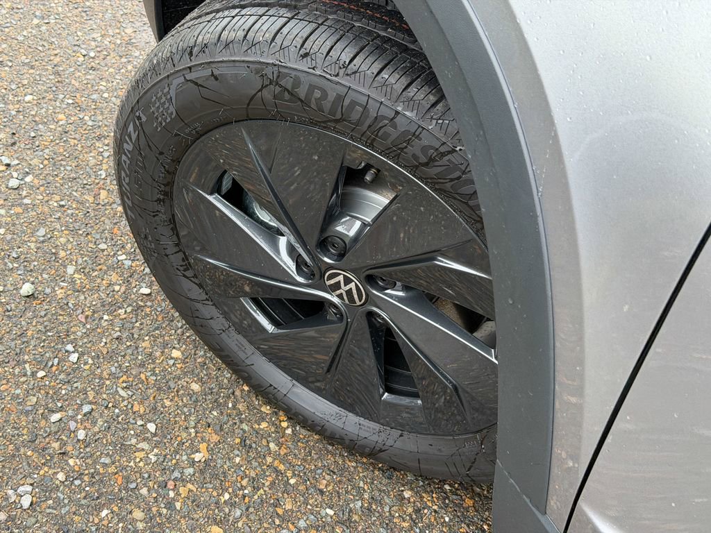 New 2026 Volkswagen Taos S image 10