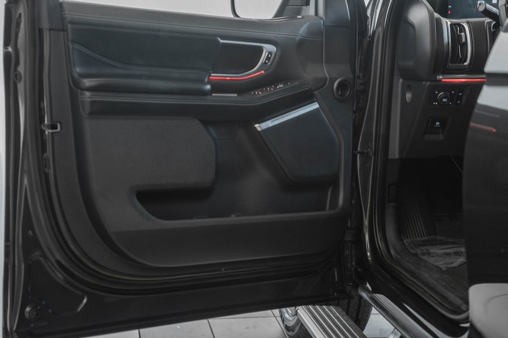 Used 2025 Ford Expedition Platinum w/ Stealth Appearance Package AWD/4WD image 43