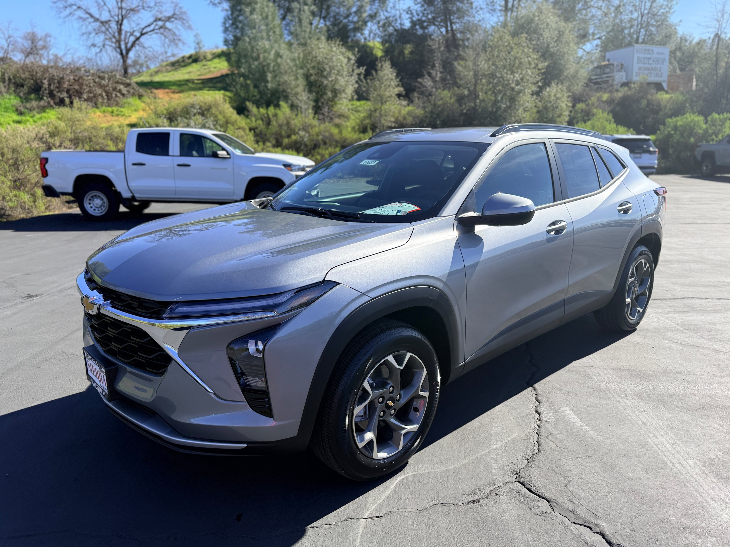 Used 2026 Chevrolet Trax LT w/ Driver Confidence Package FWD image 1