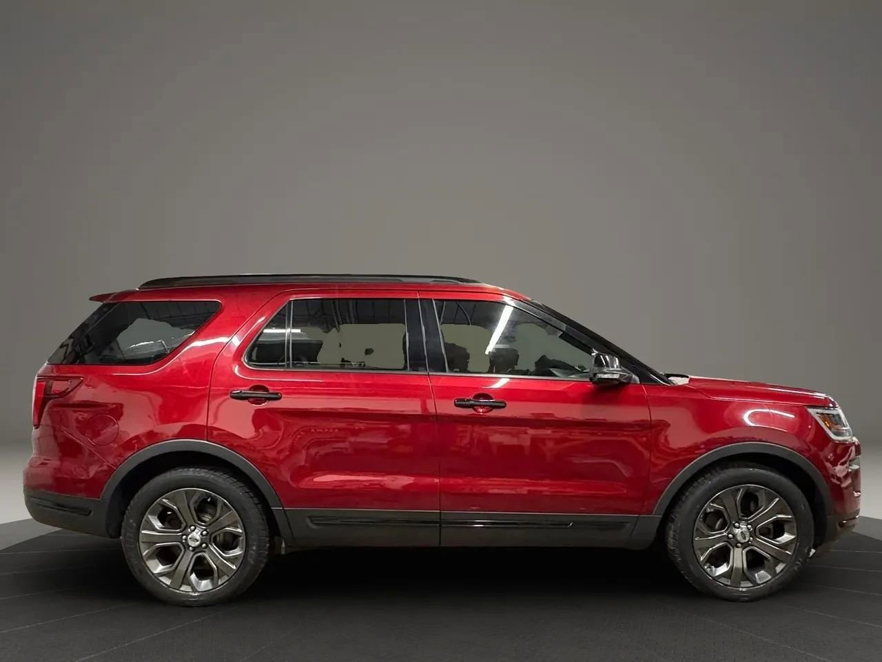 Used 2018 Ford Explorer Sport w/ Equipment Group 401A image 6