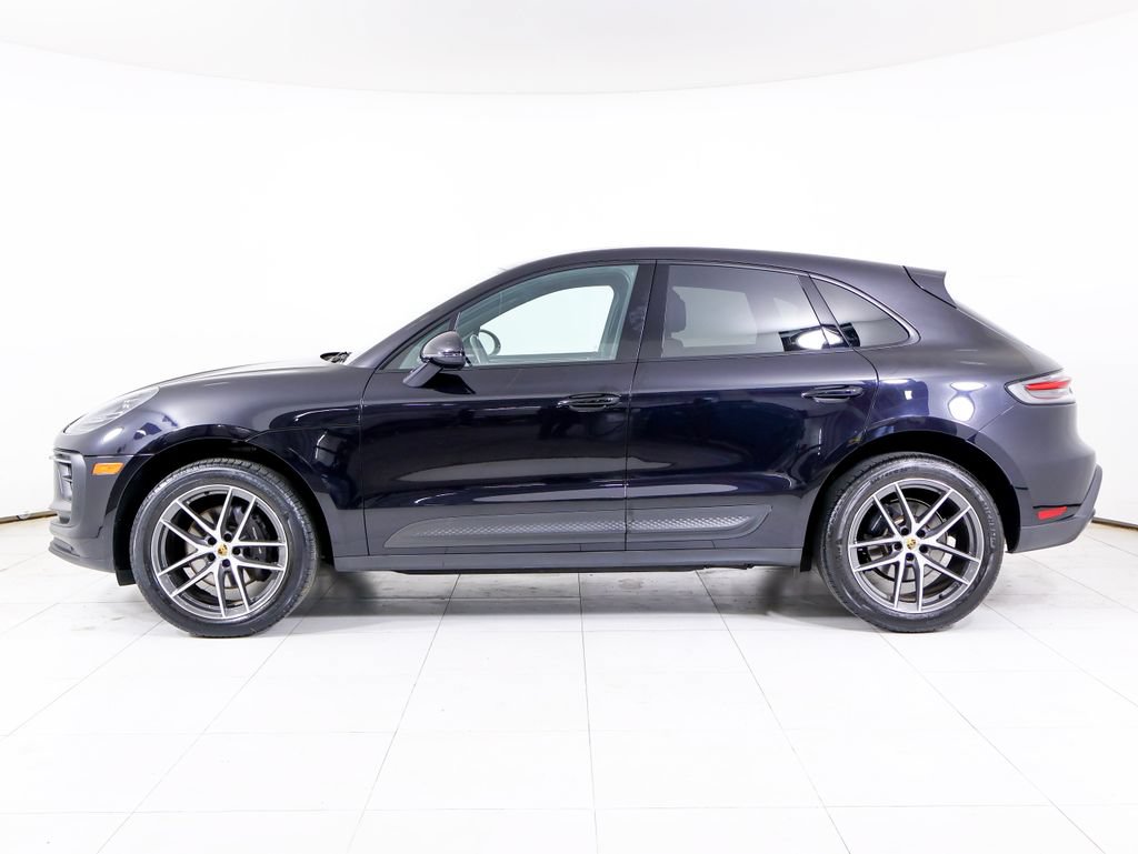 Certified 2023 Porsche Macan AWD/4WD image 2