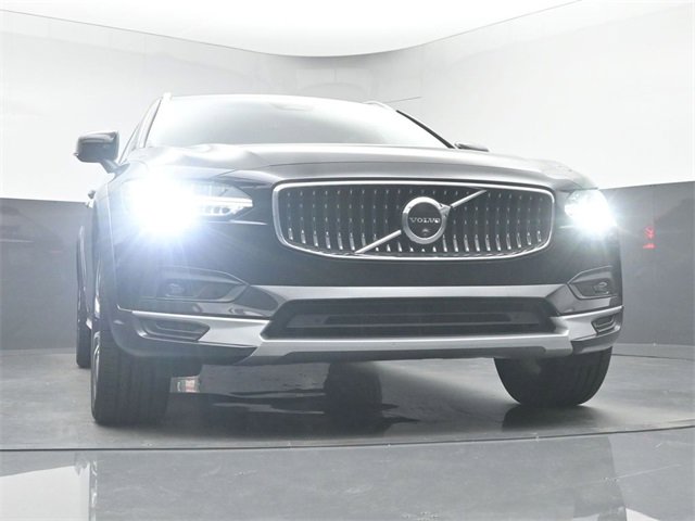 Certified 2024 Volvo V90 B6 Cross Country Plus image 38