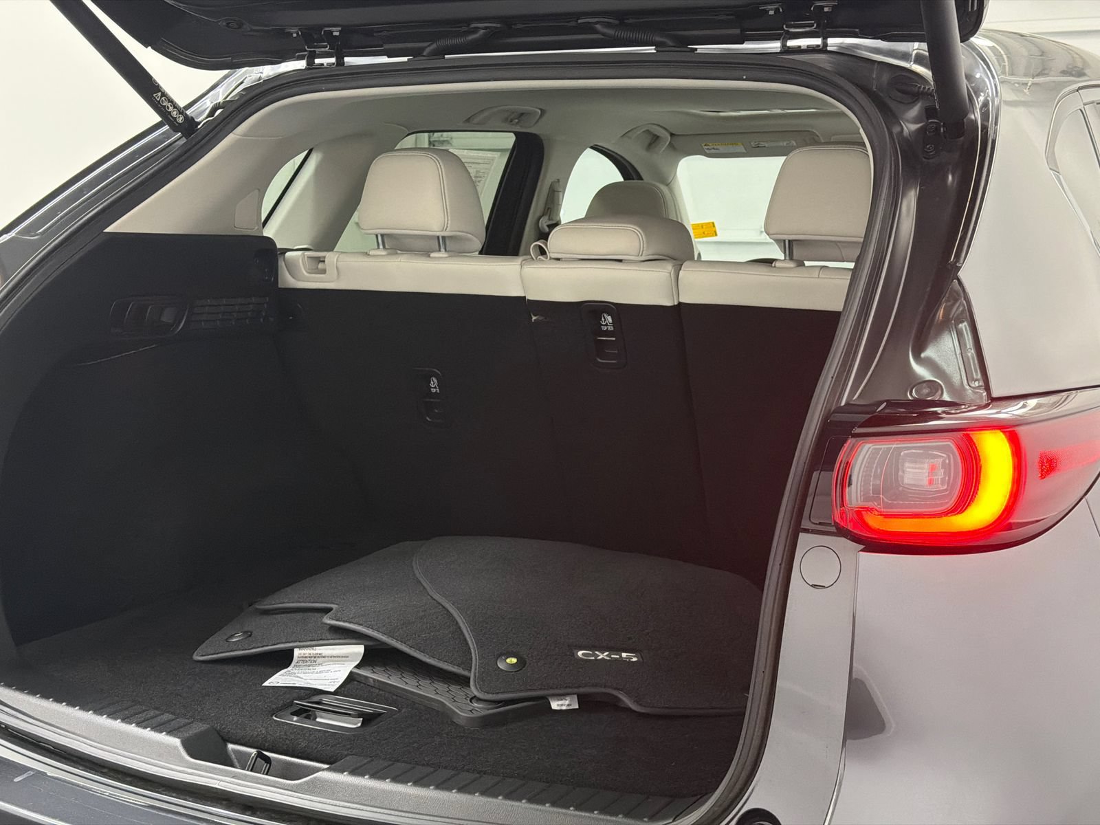 Certified 2025 MAZDA CX-5 AWD 2.5 S w/ Premium Plus Pkg image 8