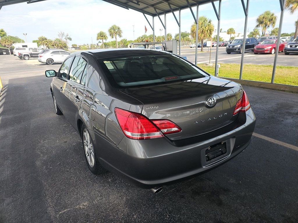 Used 2007 Toyota Avalon Limited FWD image 2