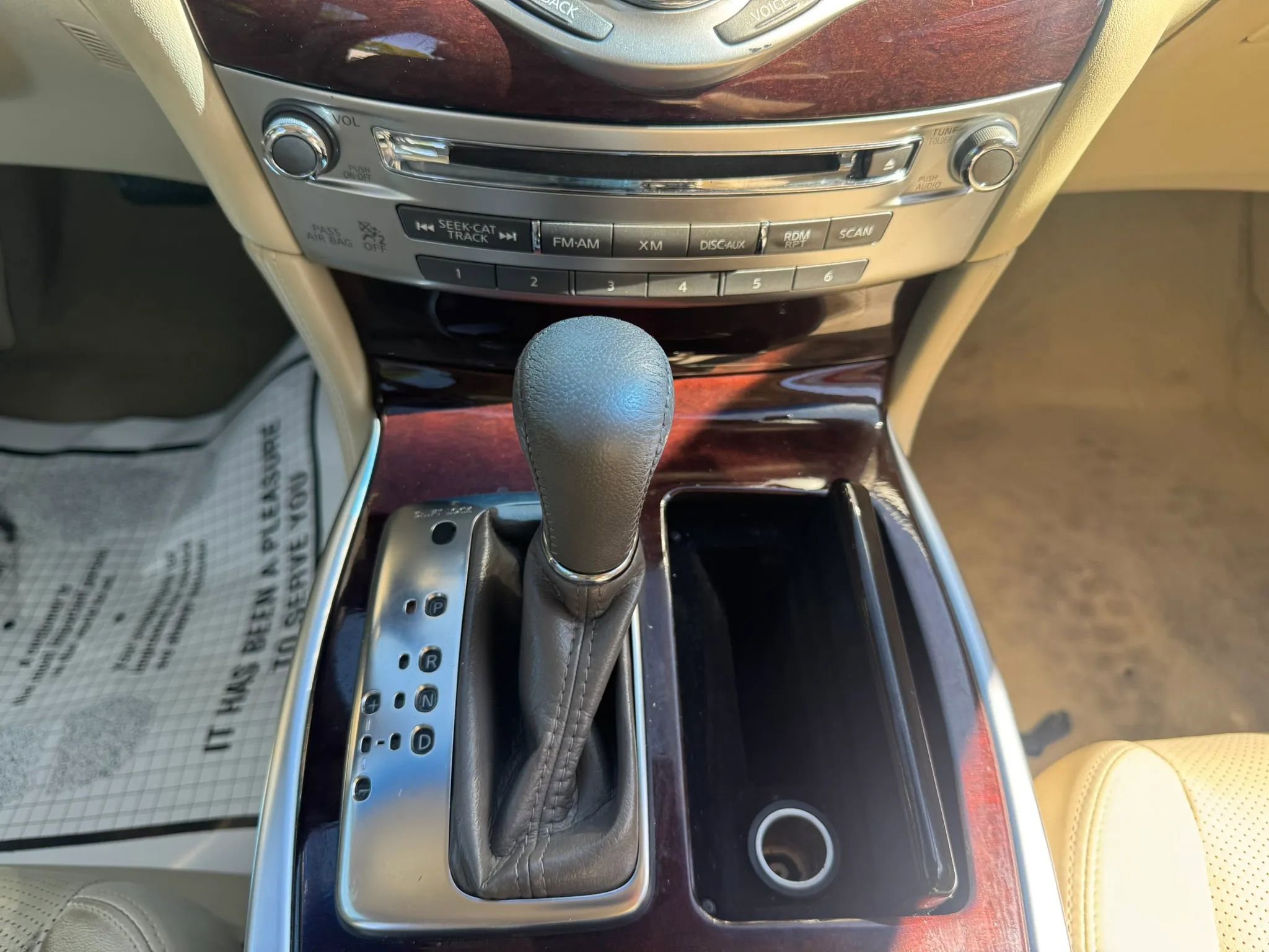 Used 2016 INFINITI Q70 3.7 w/ Technology Package image 15