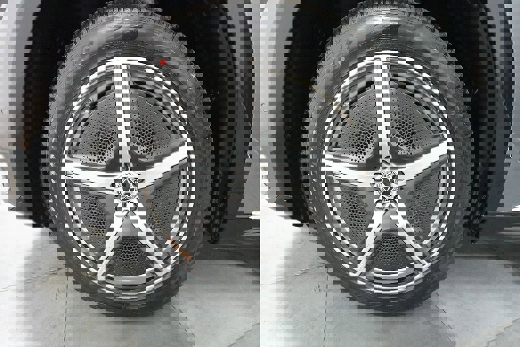 Used 2023 Mercedes-Benz EQS 580 4MATIC SUV image 37