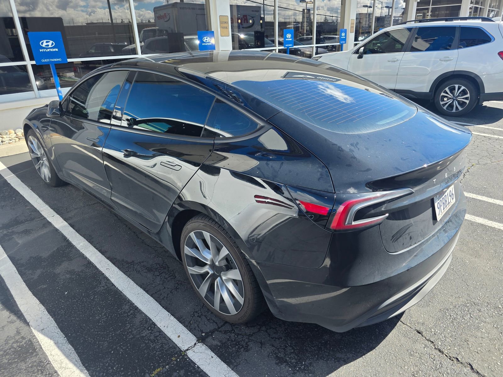 Used 2024 Tesla Model 3 Standard Range image 4