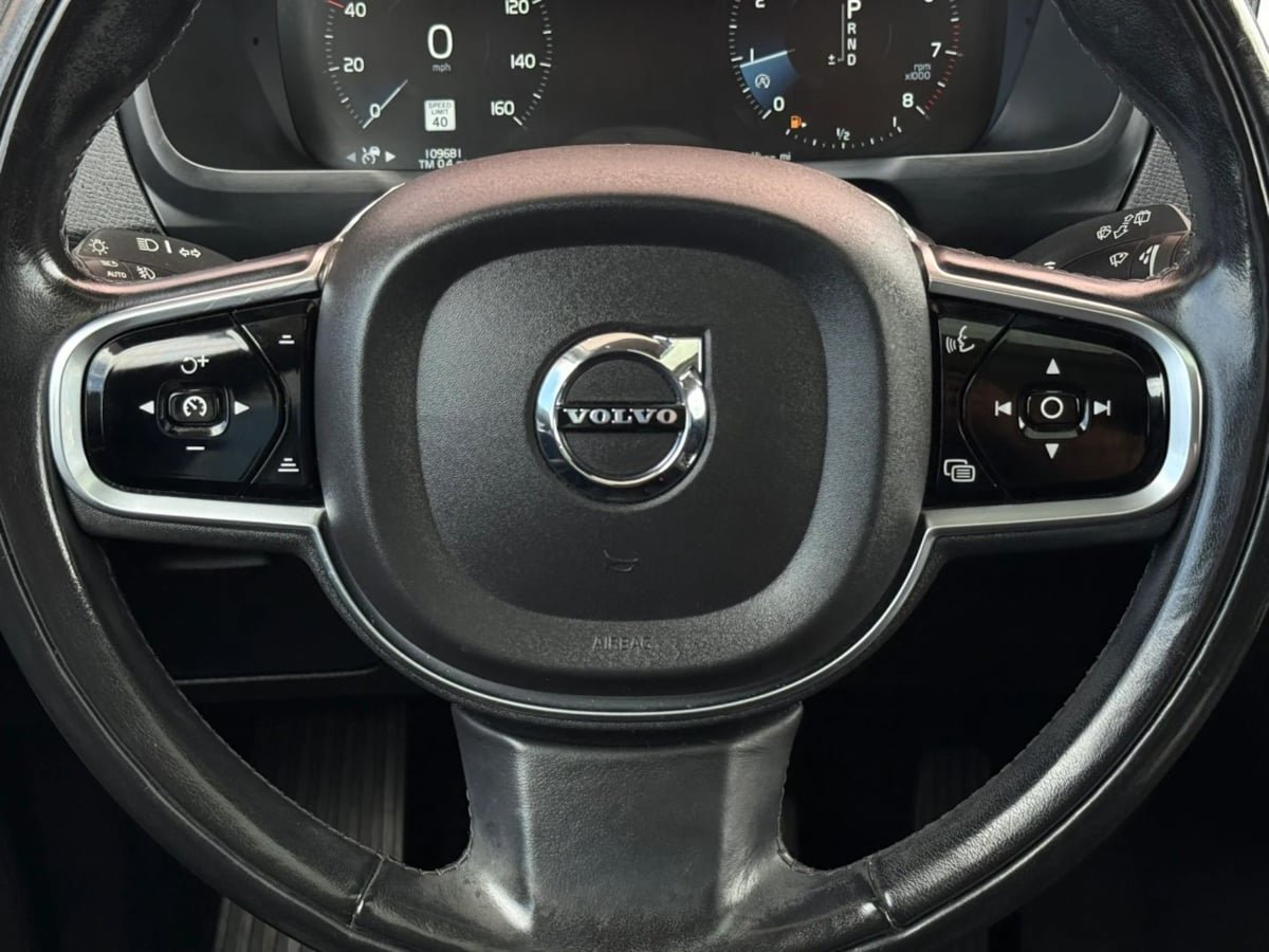 Used 2016 Volvo XC90 T6 Momentum w/ Momentum Plus Package AWD/4WD image 56