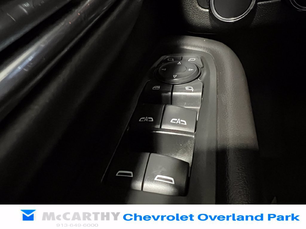 Used 2022 GMC Yukon XL AT4 AWD/4WD image 16
