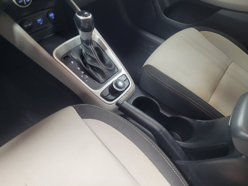 Used 2021 Hyundai Venue SEL w/ Cargo Package FWD image 26