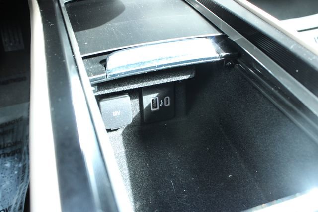 Used 2024 Lincoln Corsair Premiere image 18