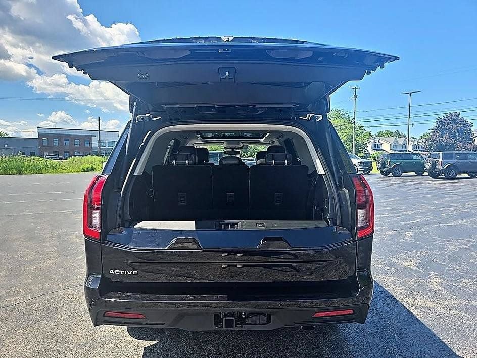 Used 2025 Ford Expedition Active AWD/4WD image 32