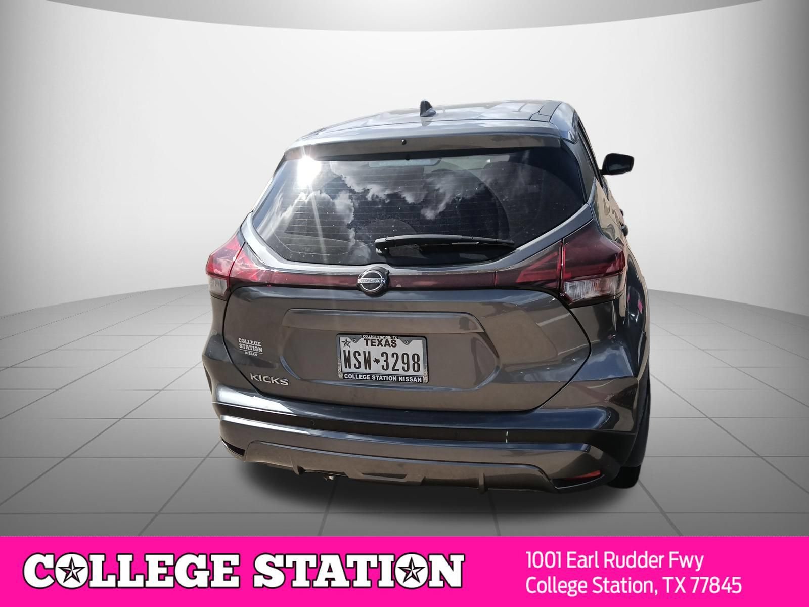 Used 2025 Nissan Kicks Play S FWD image 3
