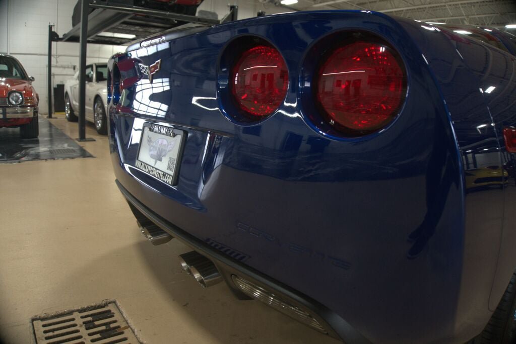 Used 2007 Chevrolet Corvette Coupe w/ Preferred Equipment Group RWD image 21
