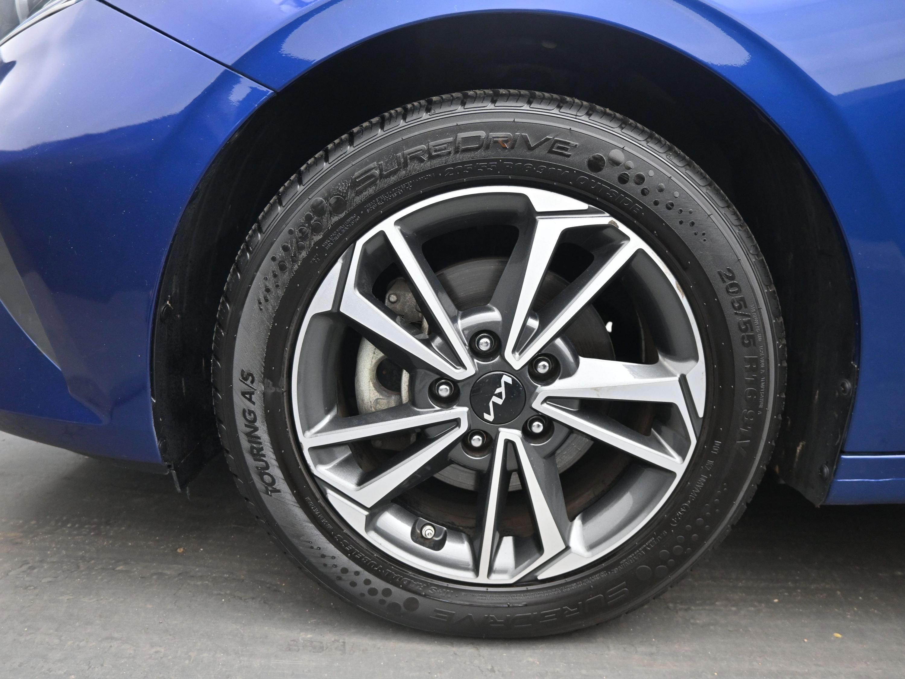 Used 2023 Kia Forte LXS image 13