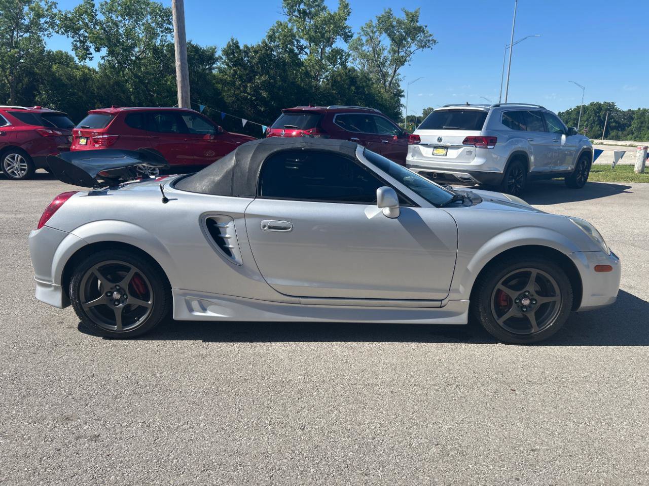 Used 2003 Toyota MR2 RWD image 4