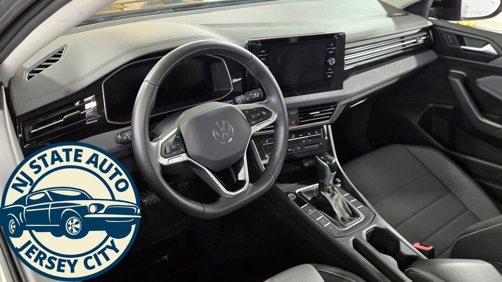 Used 2025 Volkswagen Jetta SE image 9
