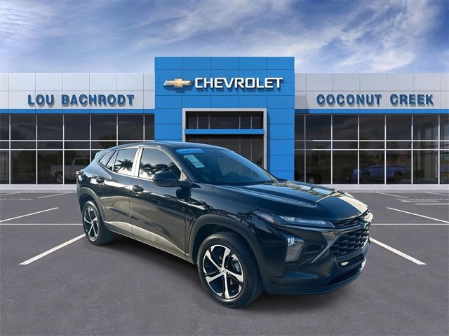 Certified 2024 Chevrolet Trax RS w/ Driver Confidence Package image 2