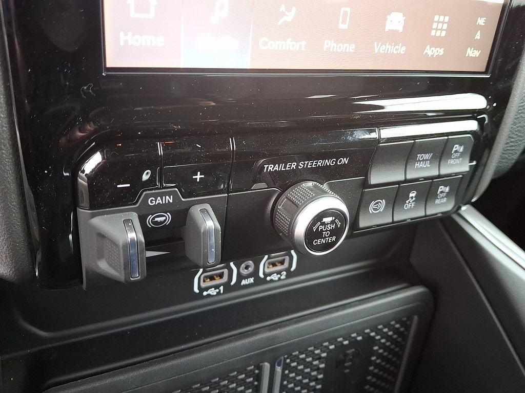 New 2026 RAM 3500 Big Horn AWD/4WD image 18