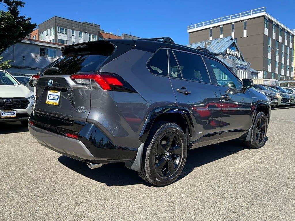 Used 2021 Toyota RAV4 XSE AWD/4WD image 8