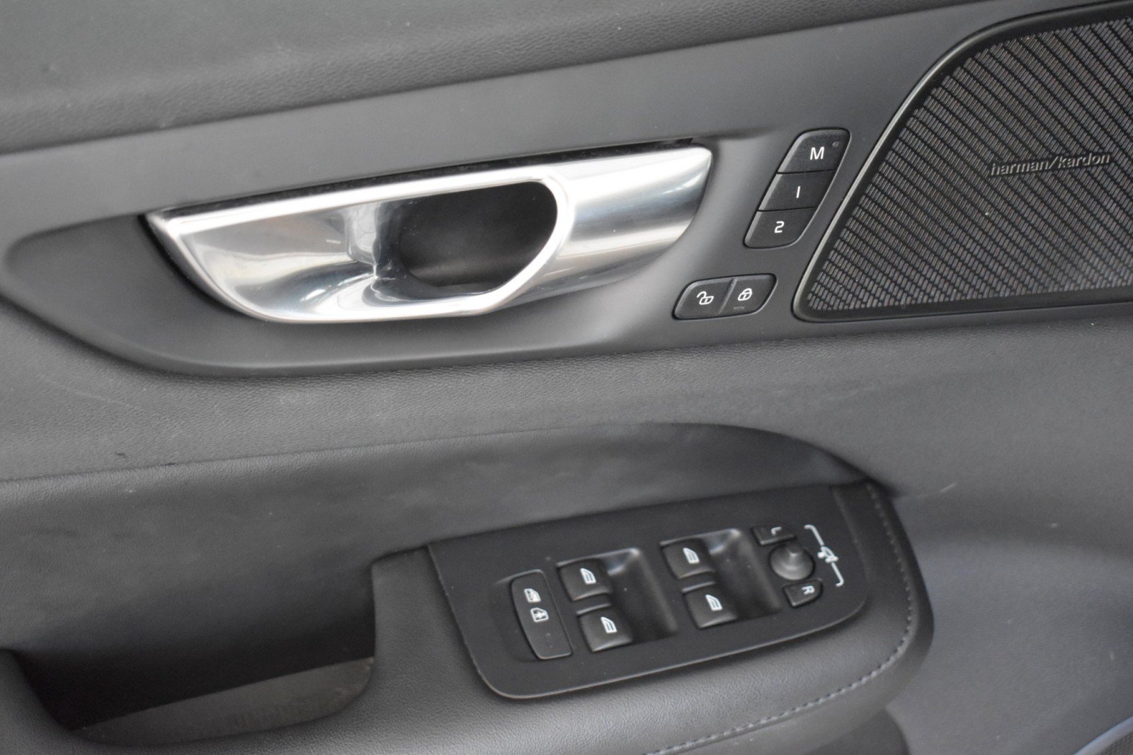 Used 2023 Volvo S60 T8 Plus AWD/4WD image 19