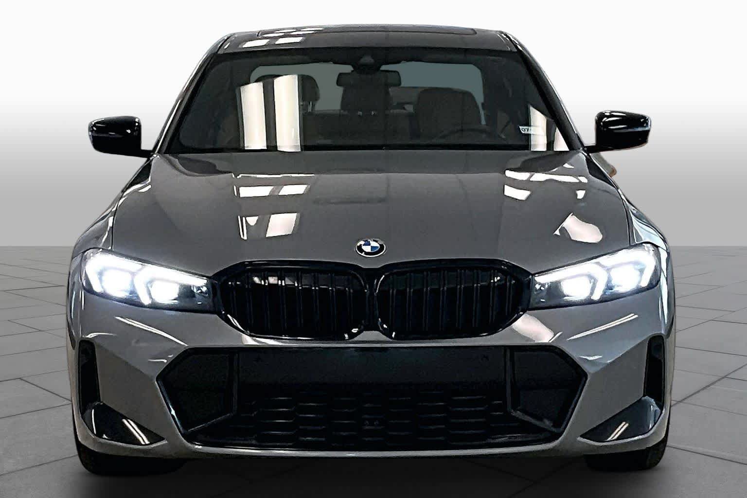 Used 2023 BMW 330i Sedan w/ M Sport Package RWD image 3