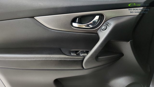 Used 2015 Nissan Rogue S FWD image 49