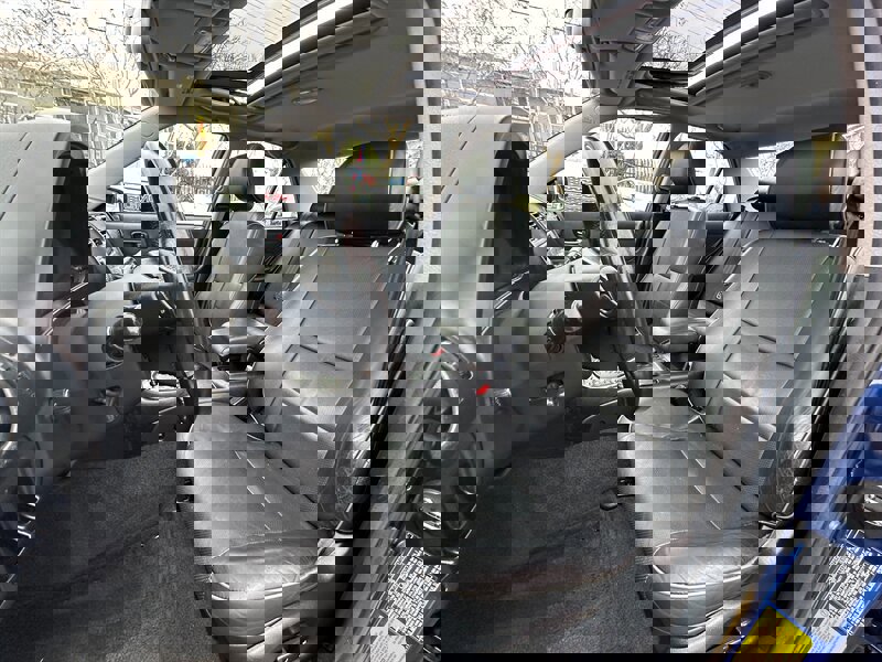 Used 2002 Lexus IS 300 RWD image 12