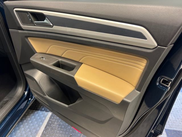Certified 2022 Volkswagen Atlas Cross Sport SE AWD/4WD image 12
