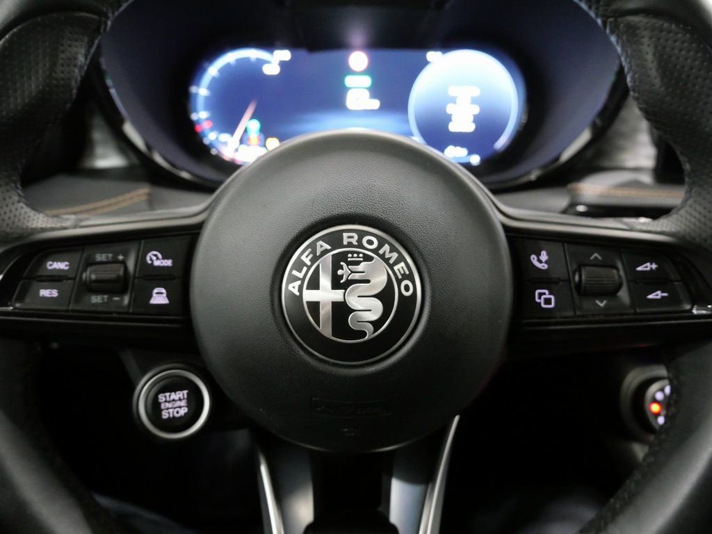 Used 2024 Alfa Romeo Tonale Ti image 16