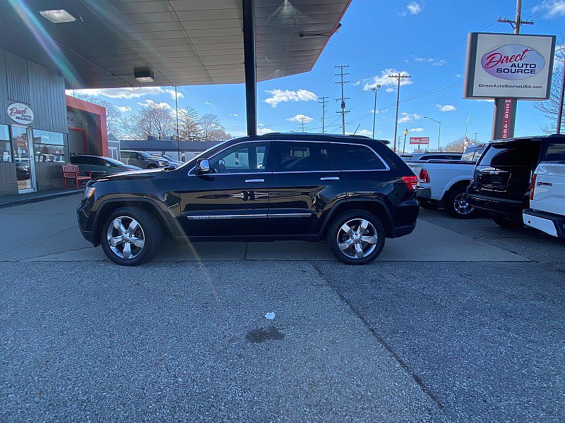 Used 2013 Jeep Grand Cherokee Overland image 2