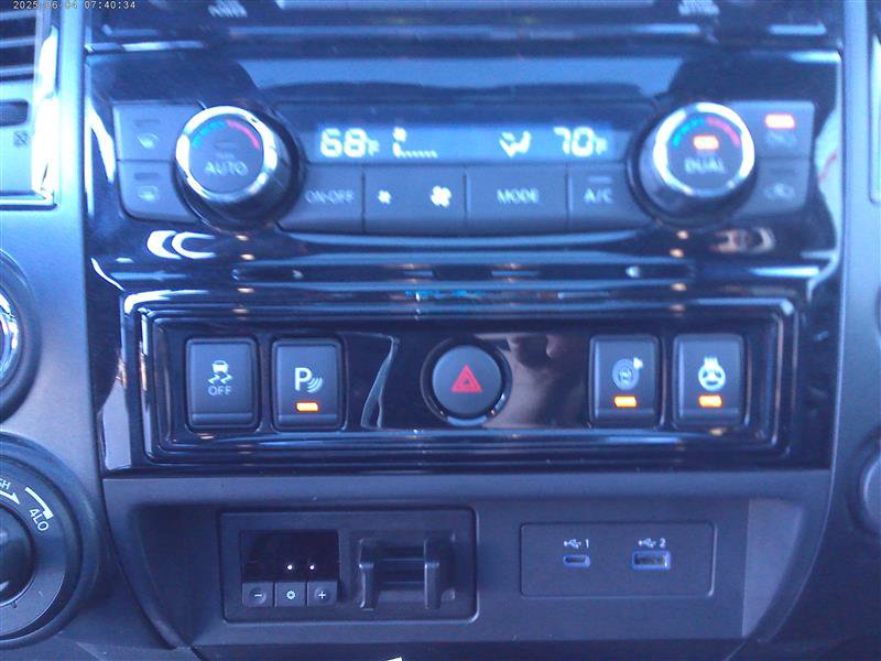 Used 2024 Nissan Titan PRO-4X w/ Pro-4x Convenience Package AWD/4WD image 15