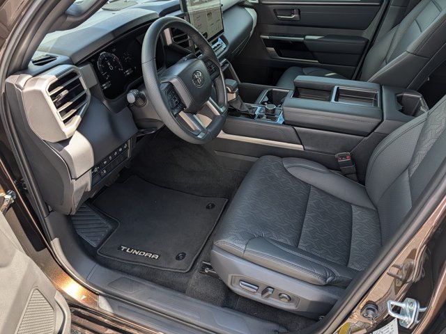 Used 2025 Toyota Tundra Limited AWD/4WD image 9