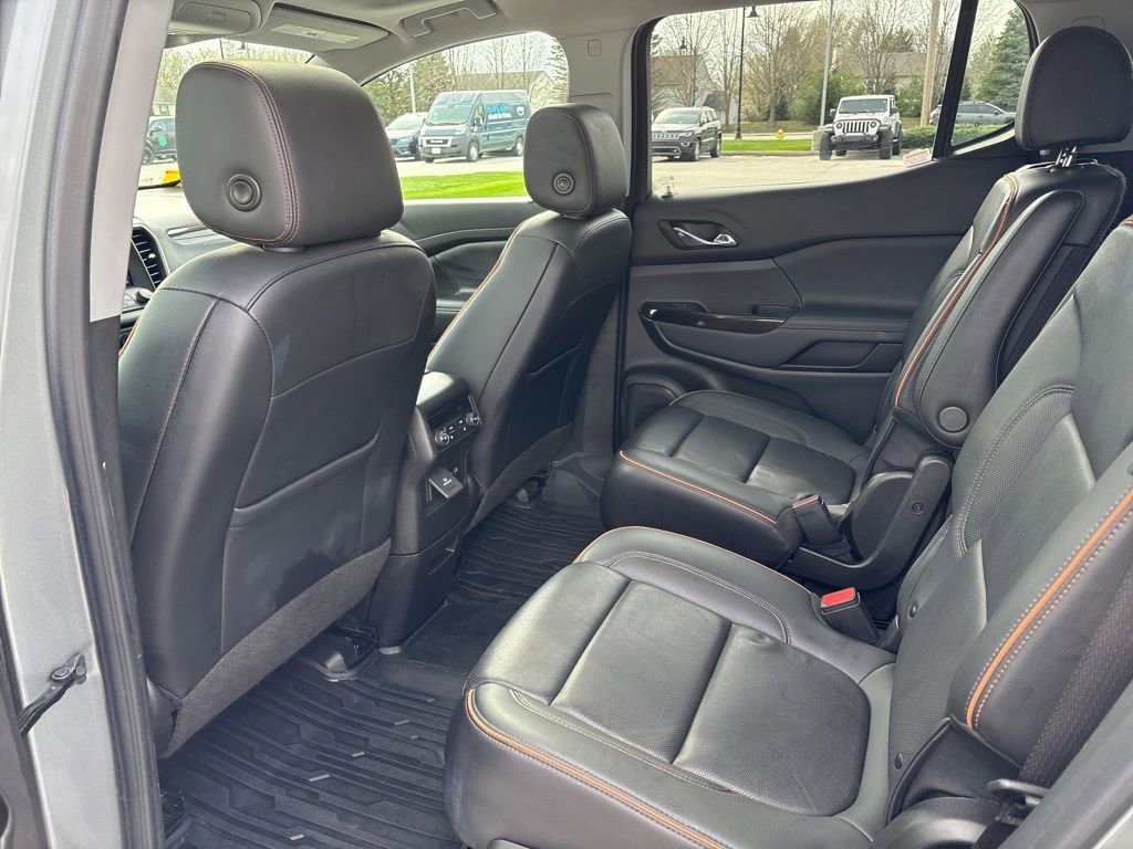 Used 2023 GMC Acadia AT4 w/ Technology Package image 9