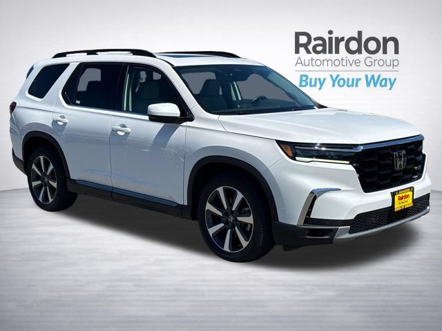 Used 2023 Honda Pilot Touring image 1