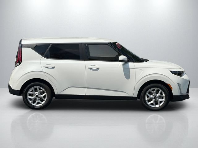 Certified 2025 Kia Soul LX w/ LX Technology Package FWD image 10