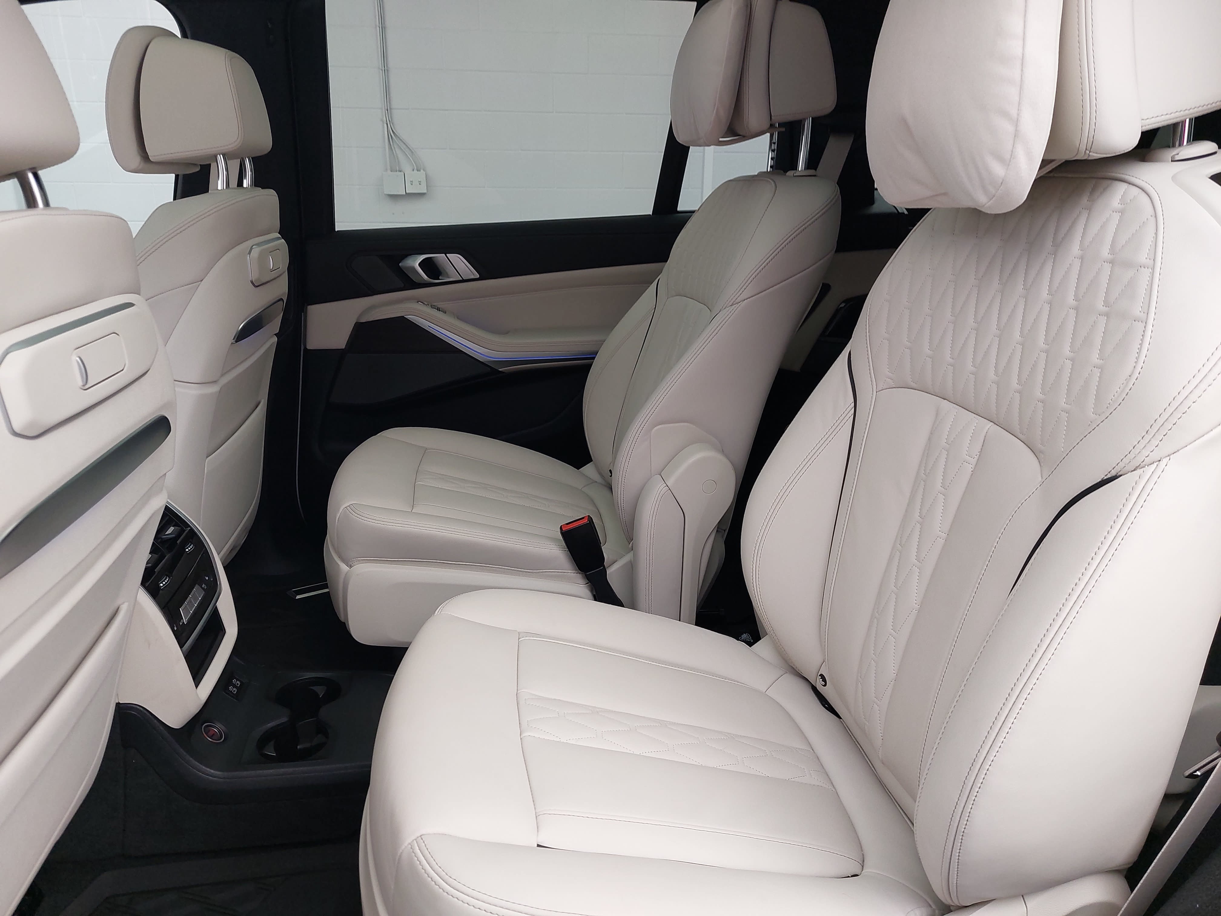 Used 2023 BMW X7 xDrive40i w/ Executive Package AWD/4WD image 18
