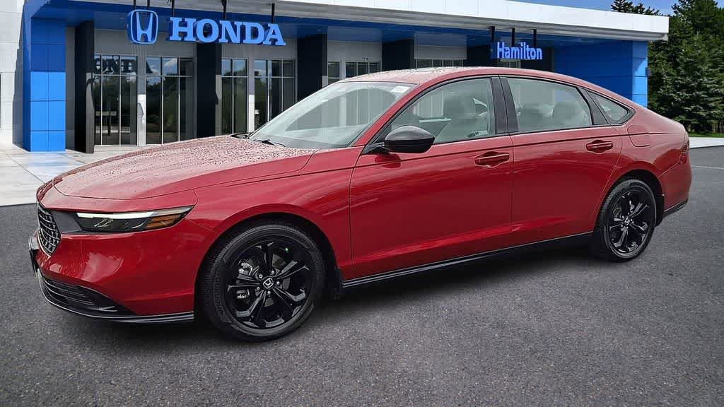Certified 2025 Honda Accord SE image 4
