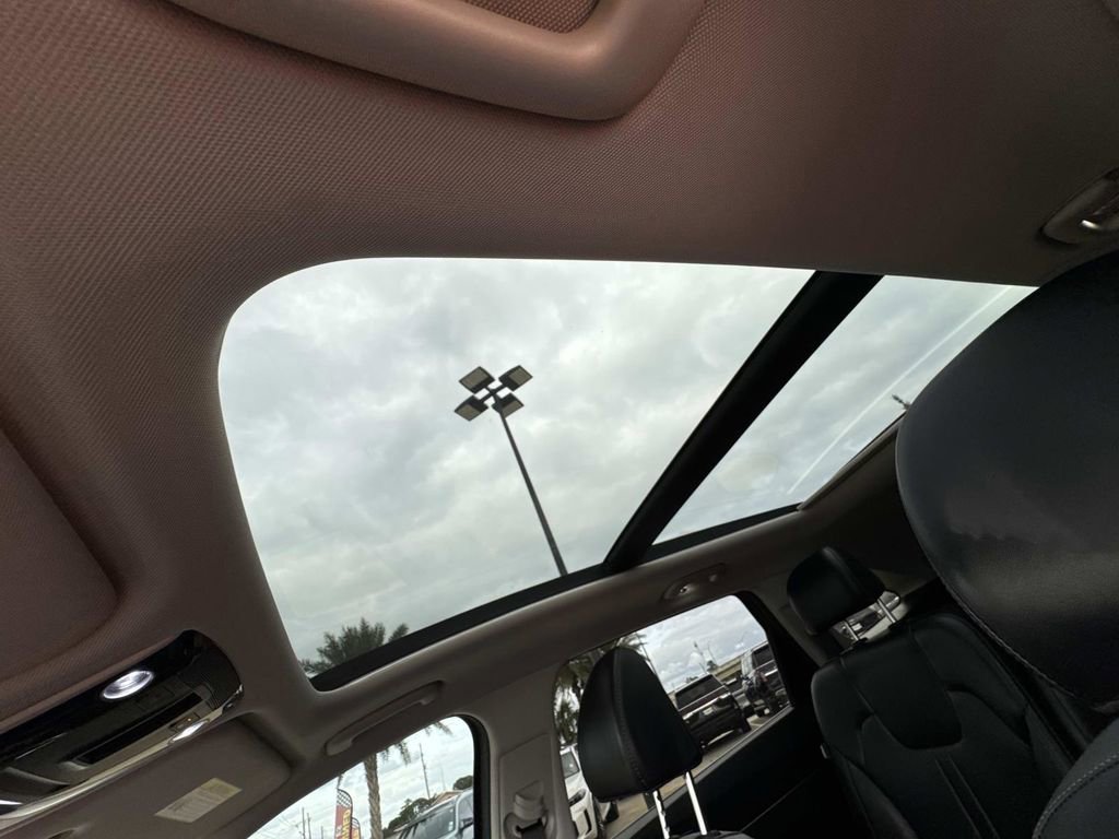 Used 2025 Kia Sorento EX w/ Panoramic Sunroof Package FWD image 28