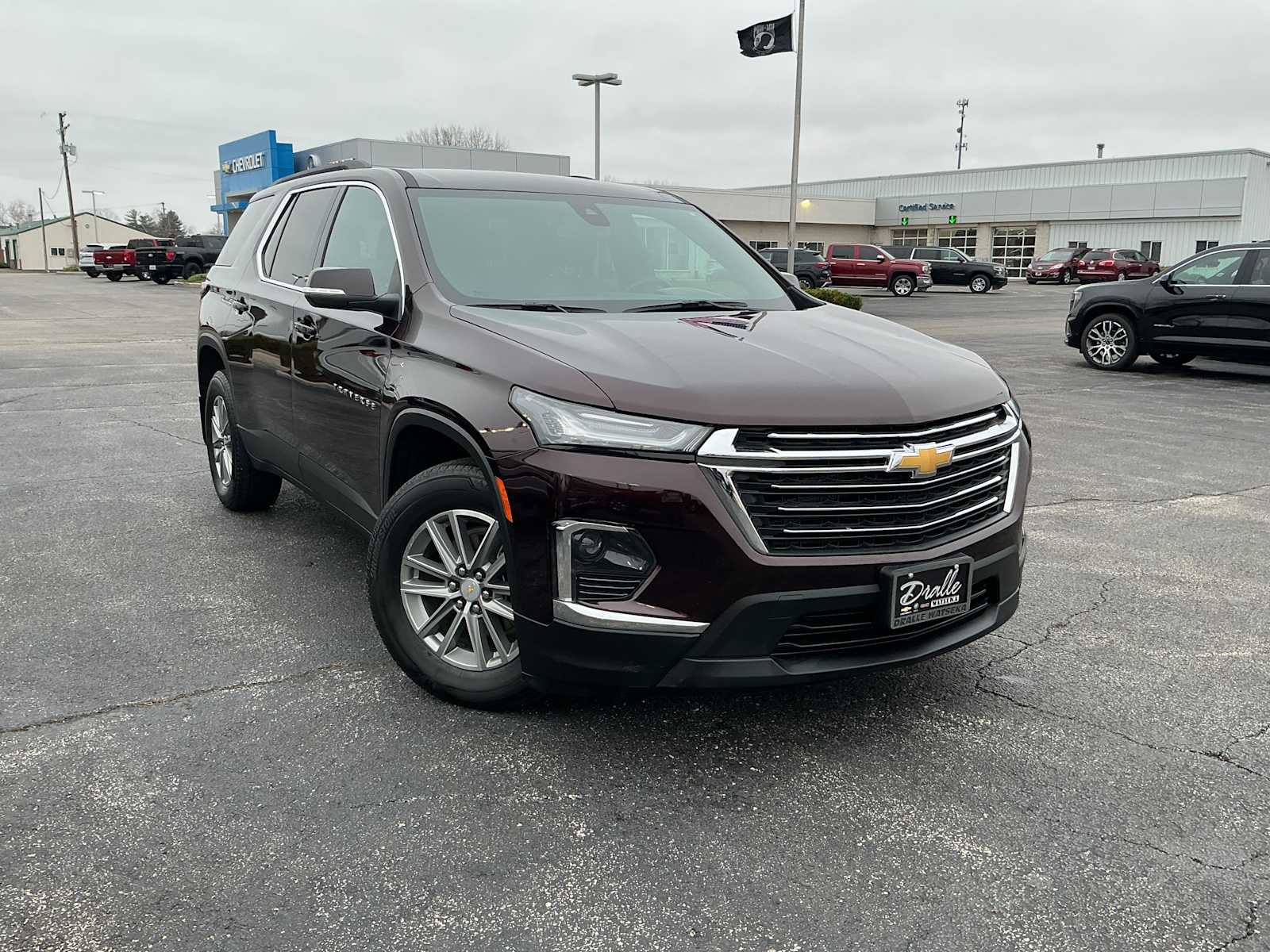 Used 2023 Chevrolet Traverse LT image 1