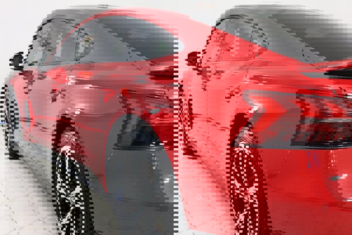 Used 2022 Audi e-tron GT Prestige image 48