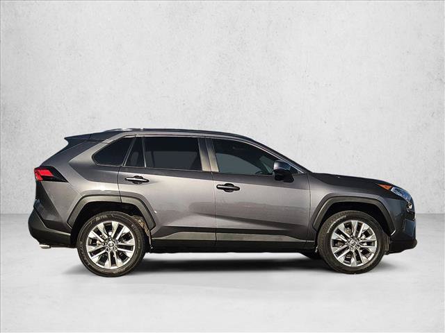 Used 2021 Toyota RAV4 XLE Premium FWD image 4