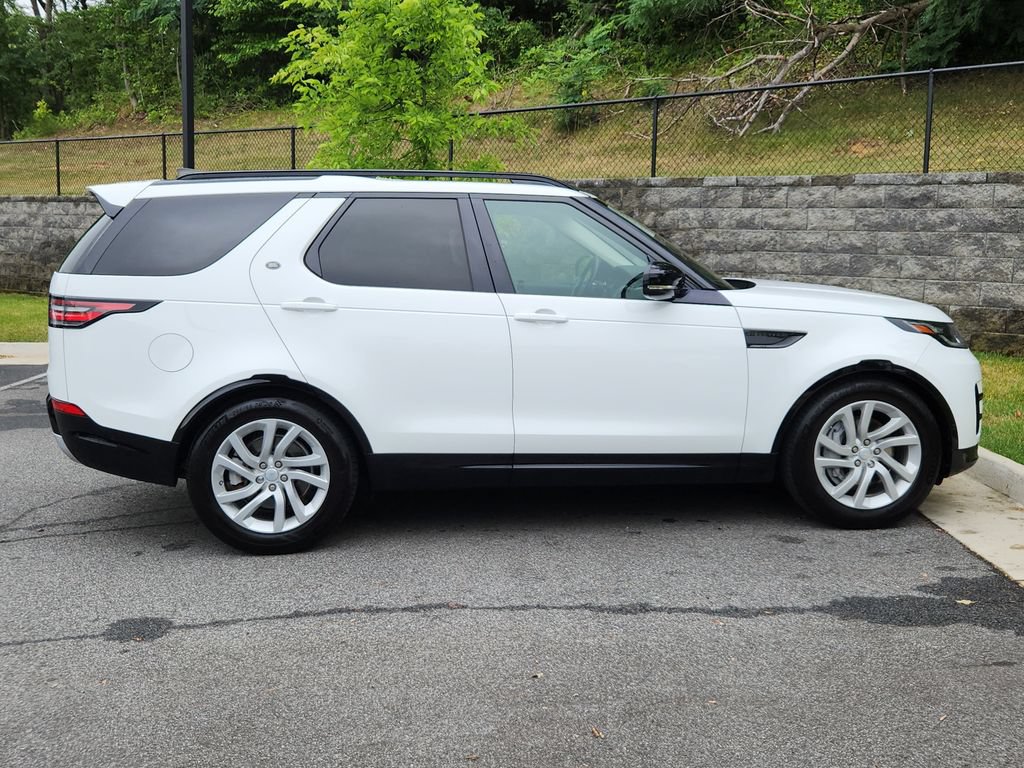 Used 2020 Land Rover Discovery Landmark AWD/4WD image 11