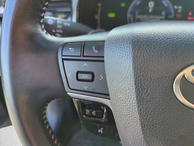 Certified 2025 Toyota Camry SE FWD image 14