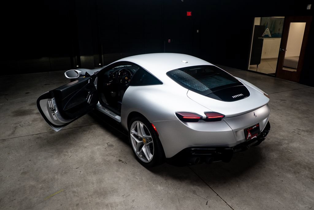 Used 2022 Ferrari Roma RWD image 28