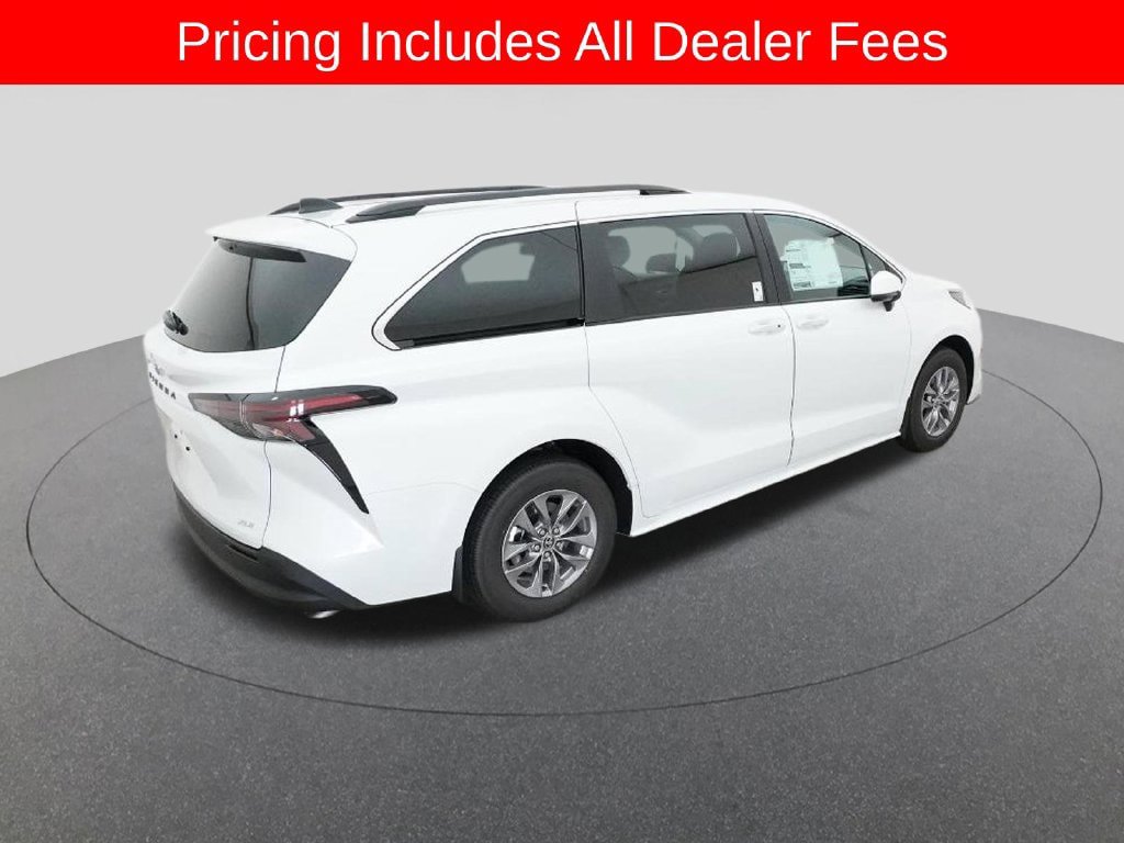 New 2026 Toyota Sienna XLE FWD image 9