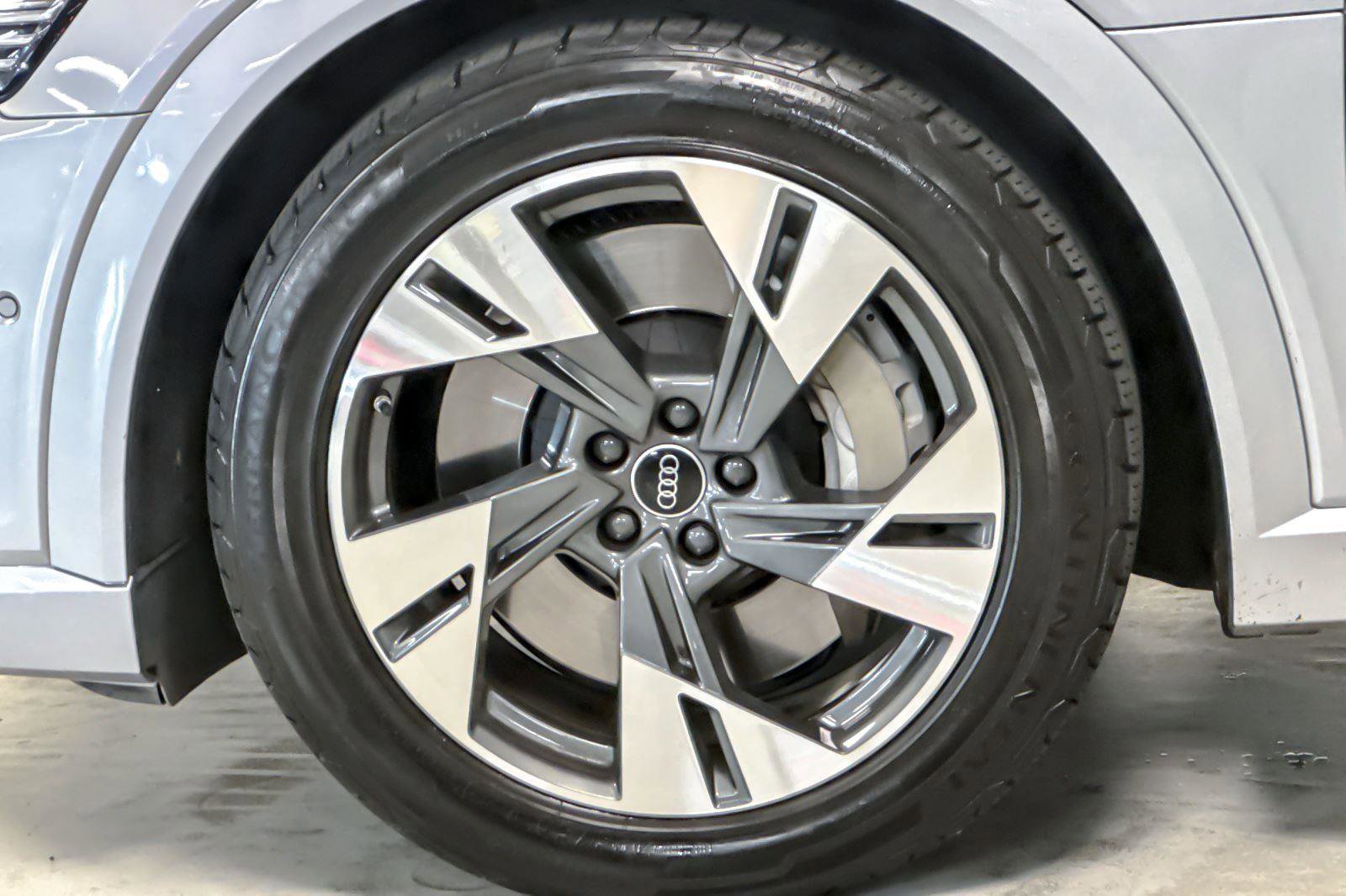 Certified 2023 Audi e-tron Premium Plus w/ Premium Plus Package image 26