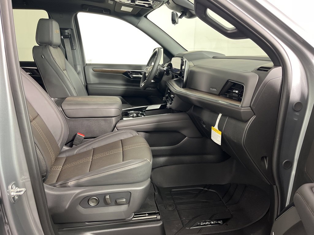 New 2026 Chevrolet Tahoe High Country AWD/4WD image 9