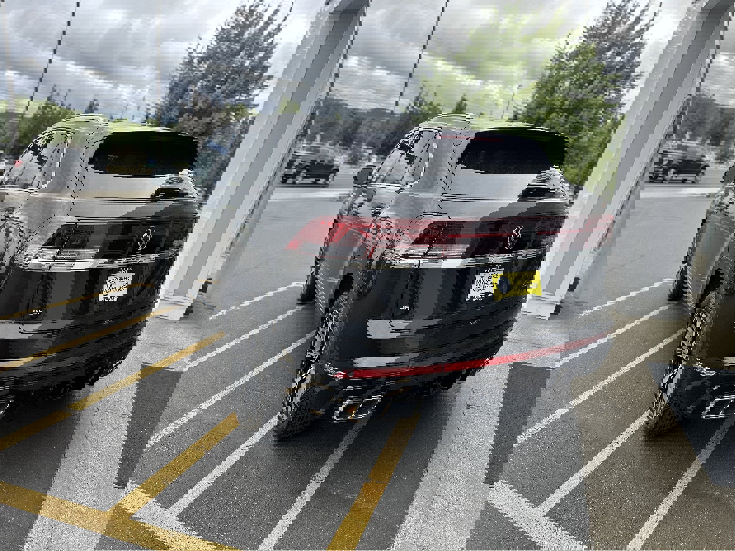 New 2025 Volkswagen Atlas Cross Sport SEL Premium R-Line image 7